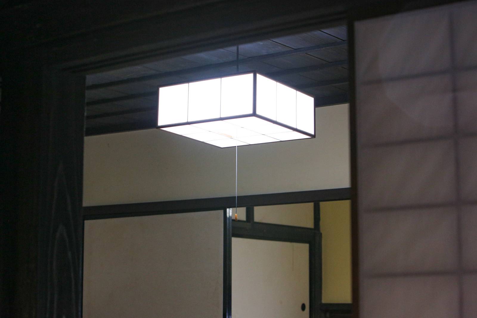 和室　人気運　下がる　暗い照明