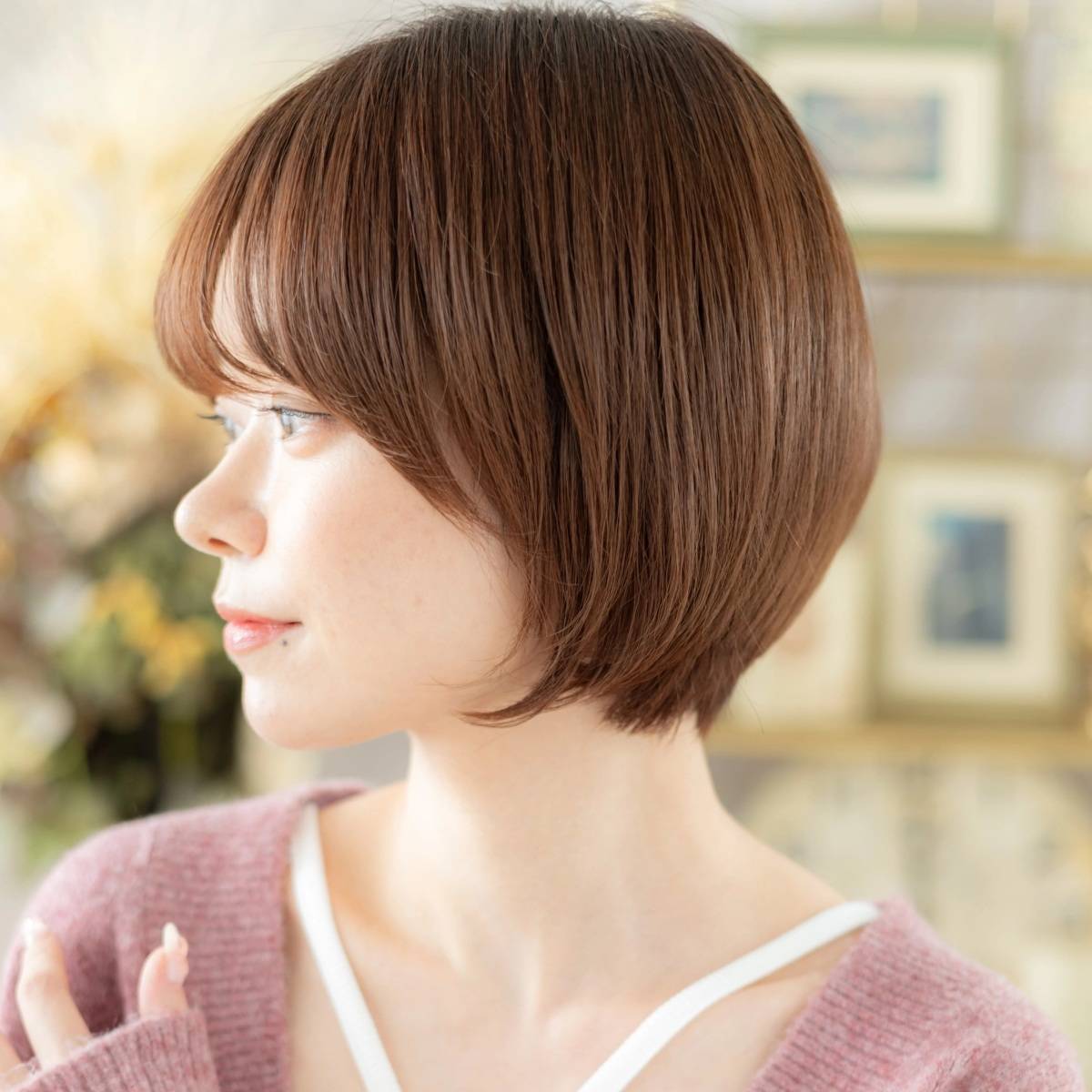 ピンクベージュの丸みショート