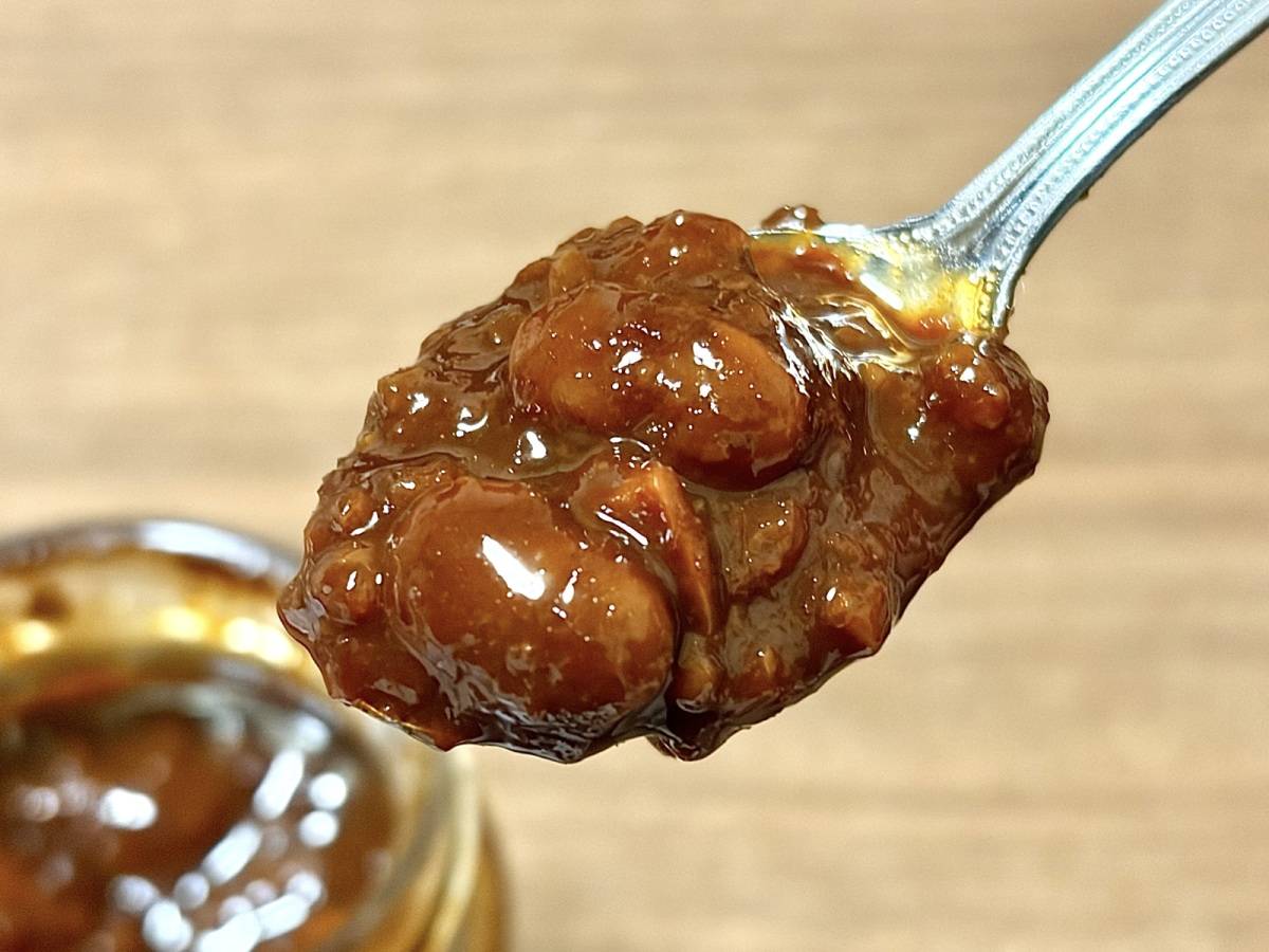 伝統の生醤油だれでじっくり熟成させた豆もろみ