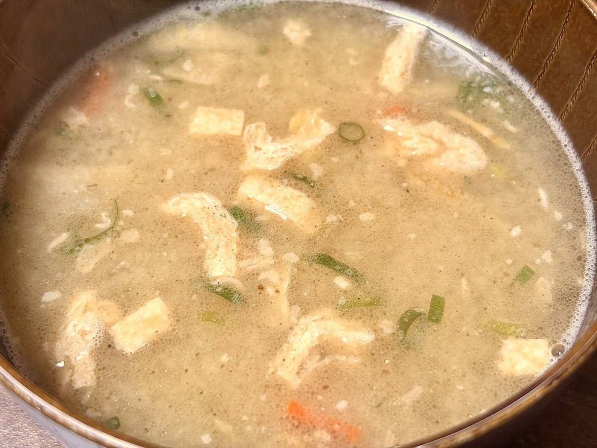 熱湯を注いでよく混ぜれば完成！