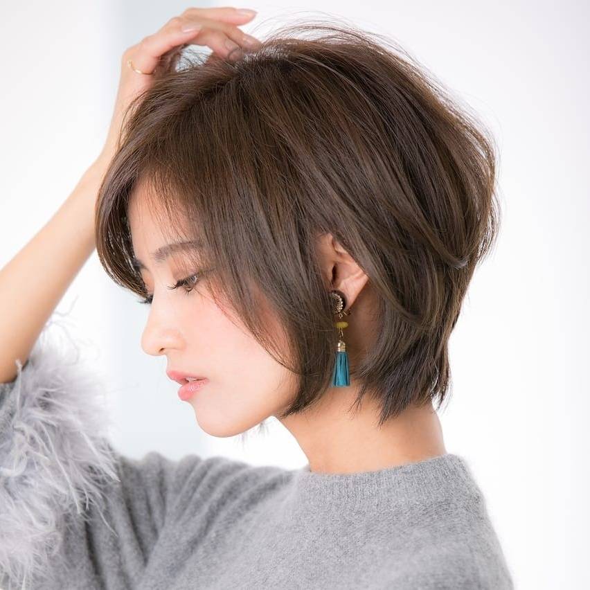 美シルエットの大人ショート