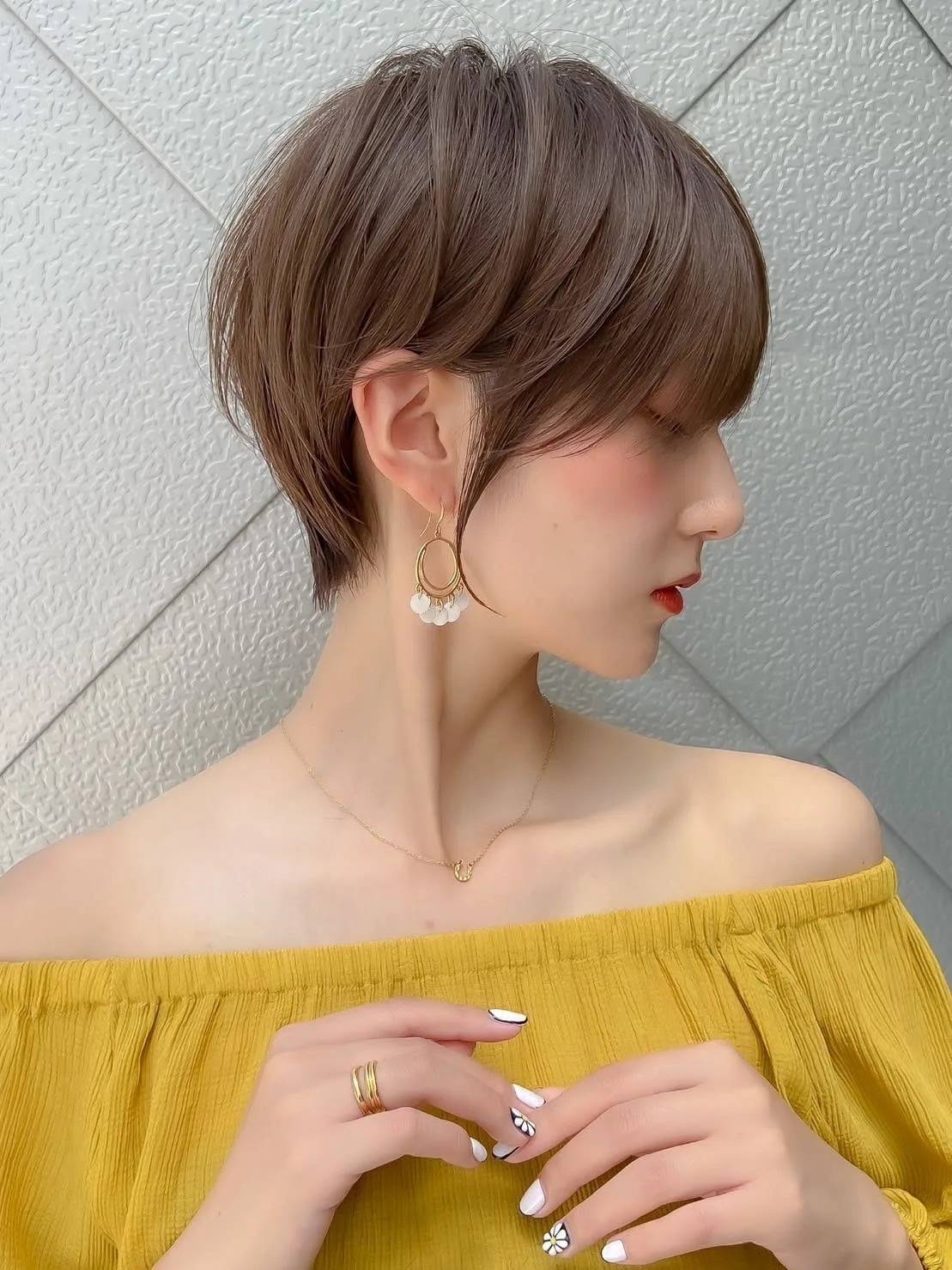 美人見えくびれショート