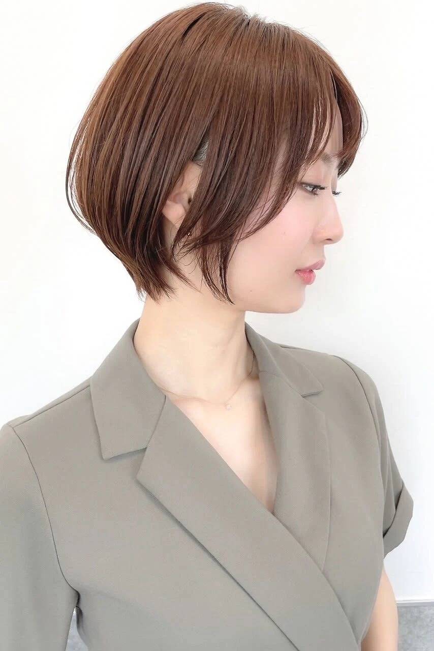 ブラウンカラーのきれいめショート
