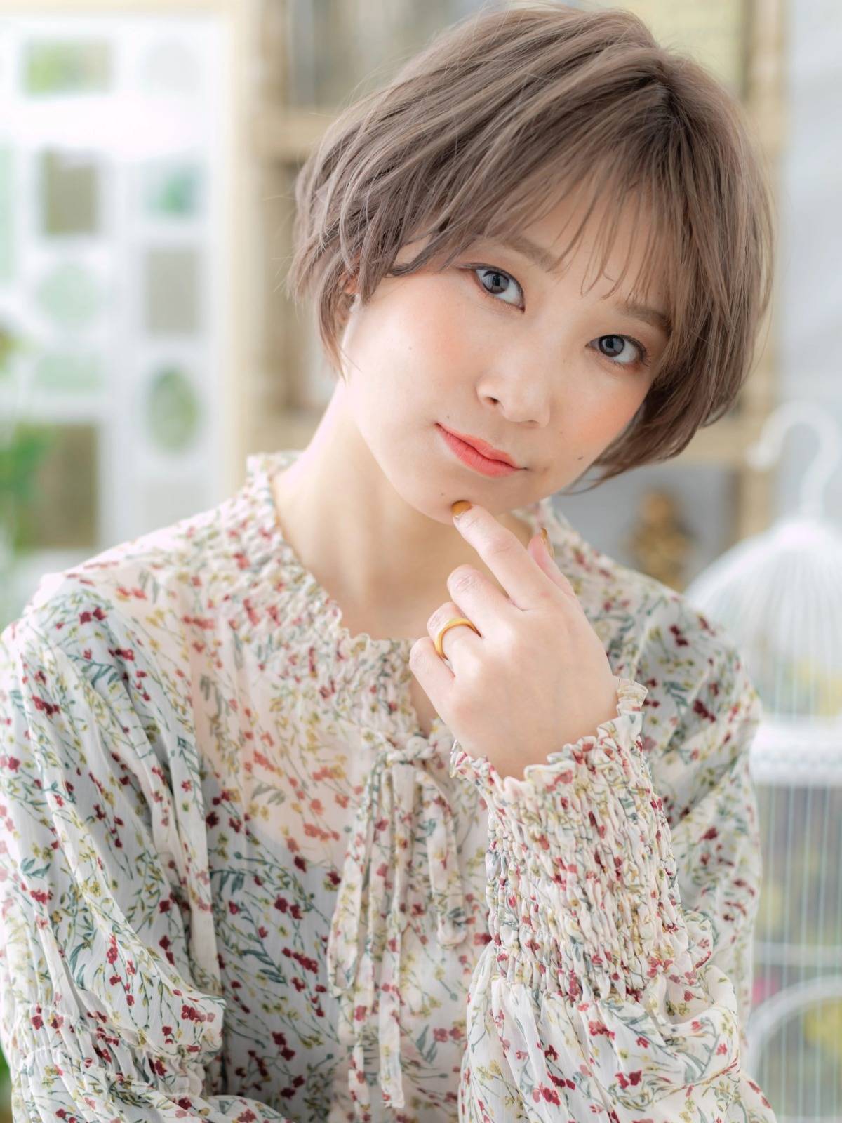 アッシュオリーブのゆるショート