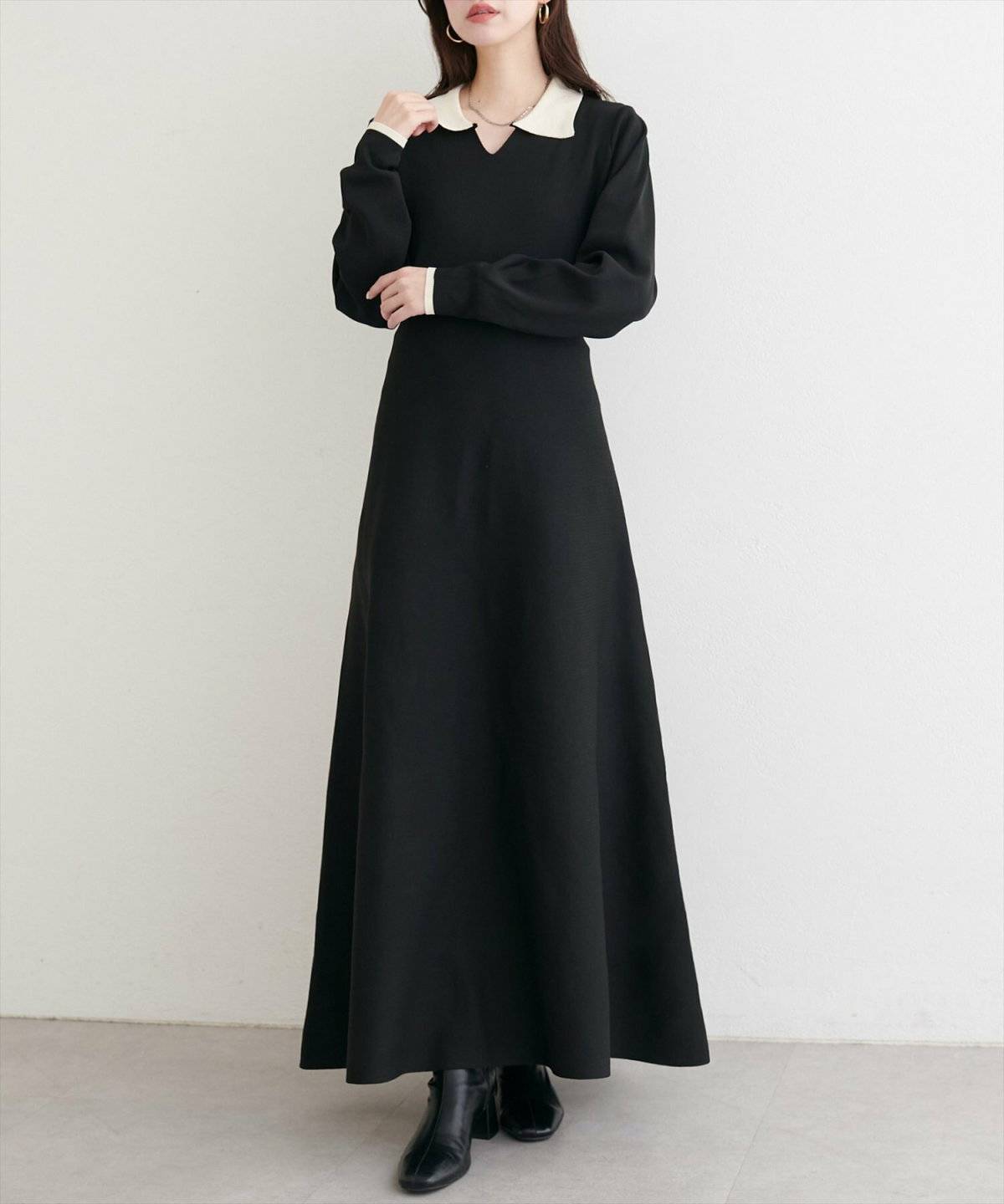 ワンピースコーデの女性