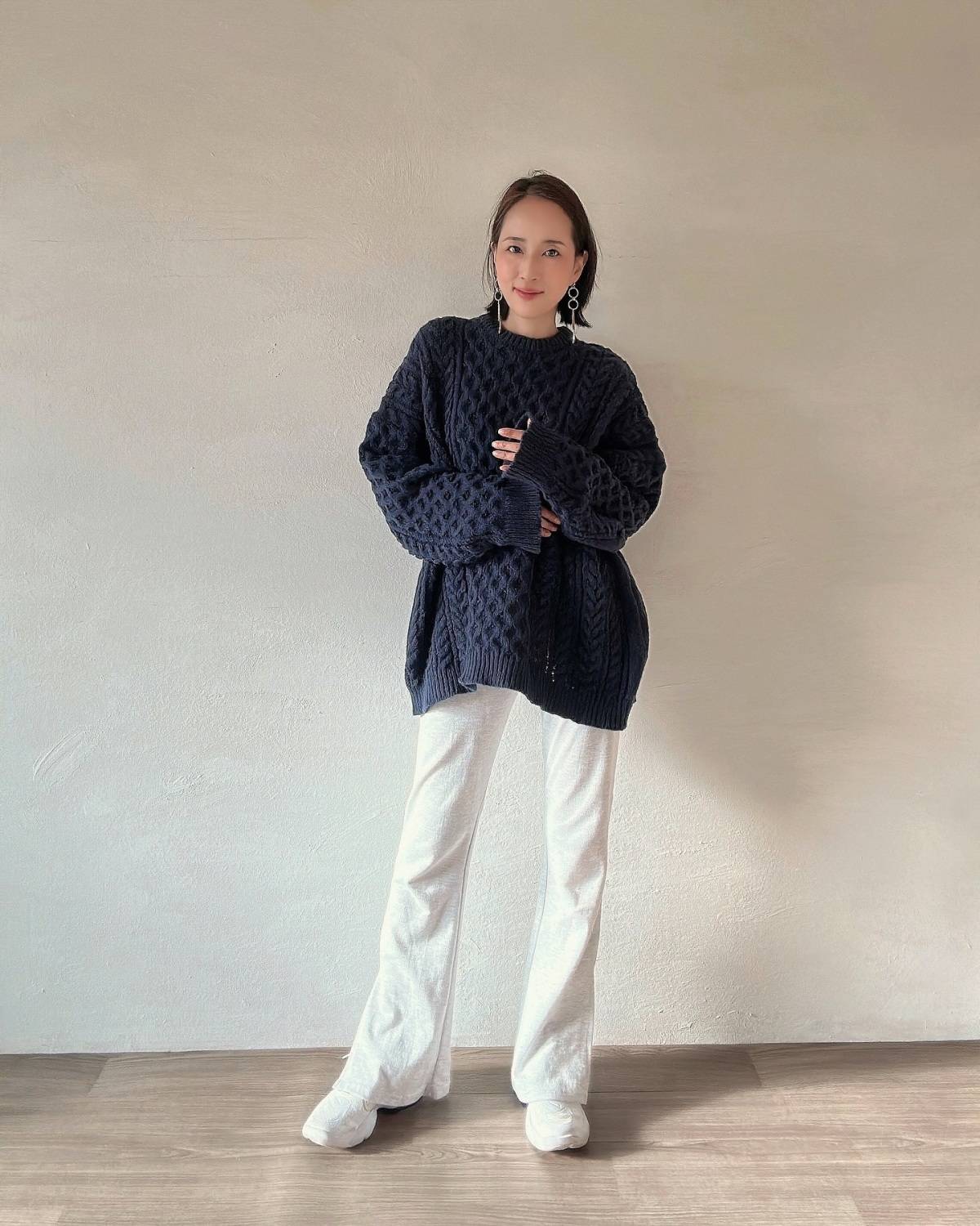 ケーブルニット×パンツ