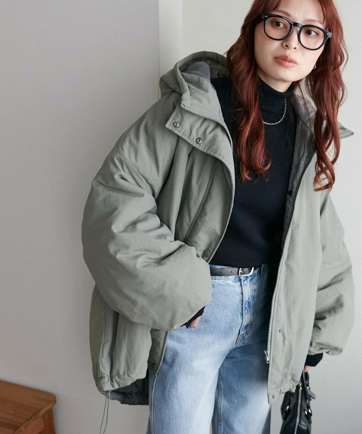 カーキコート×ジーンズ