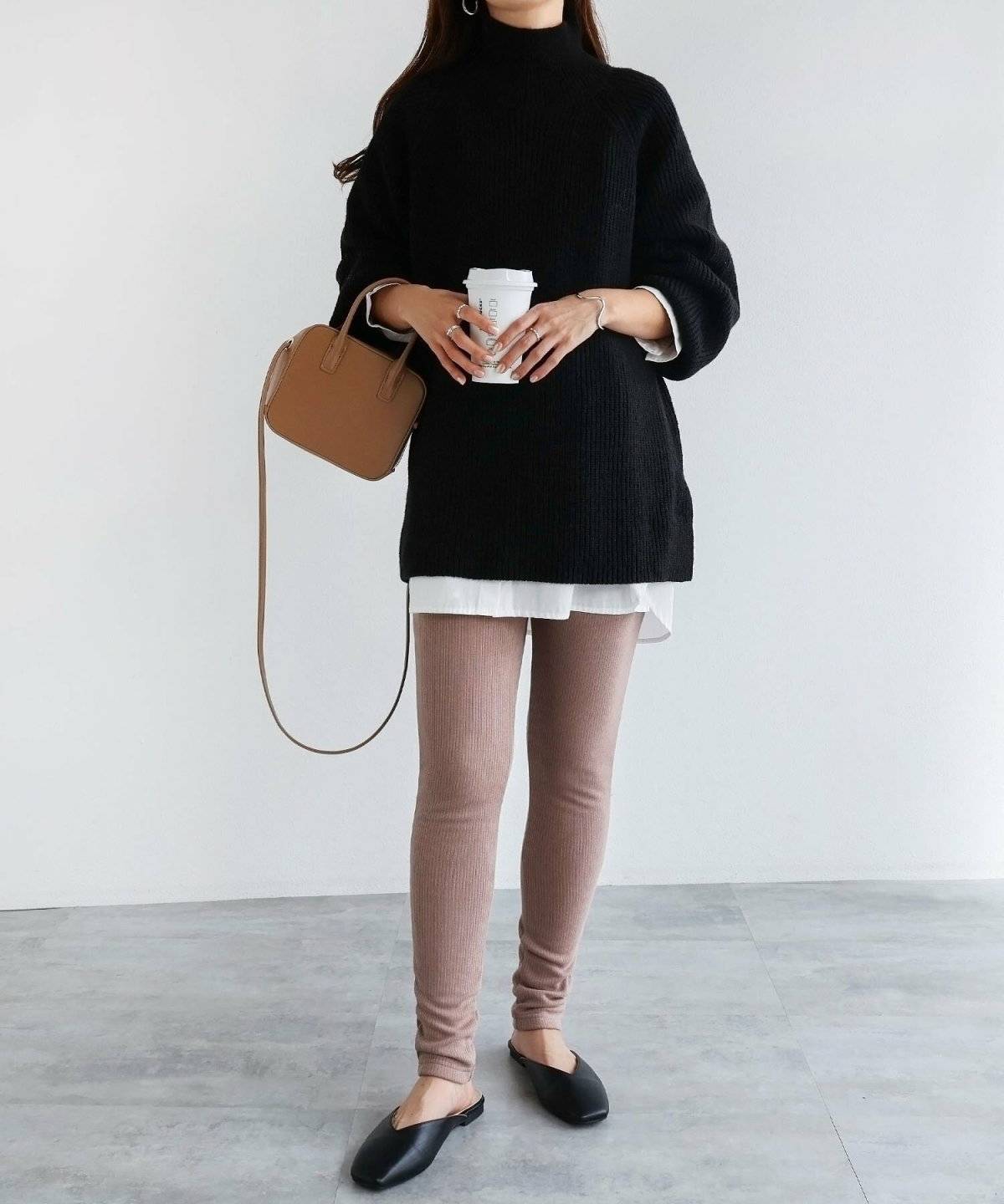 ニットとレギンスコーデ