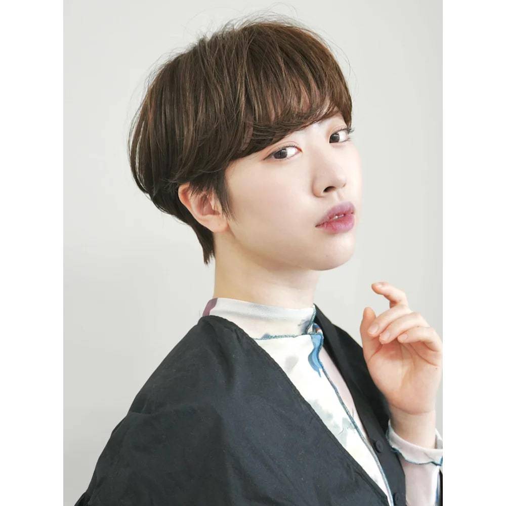 ワイドバング×前下がりショート