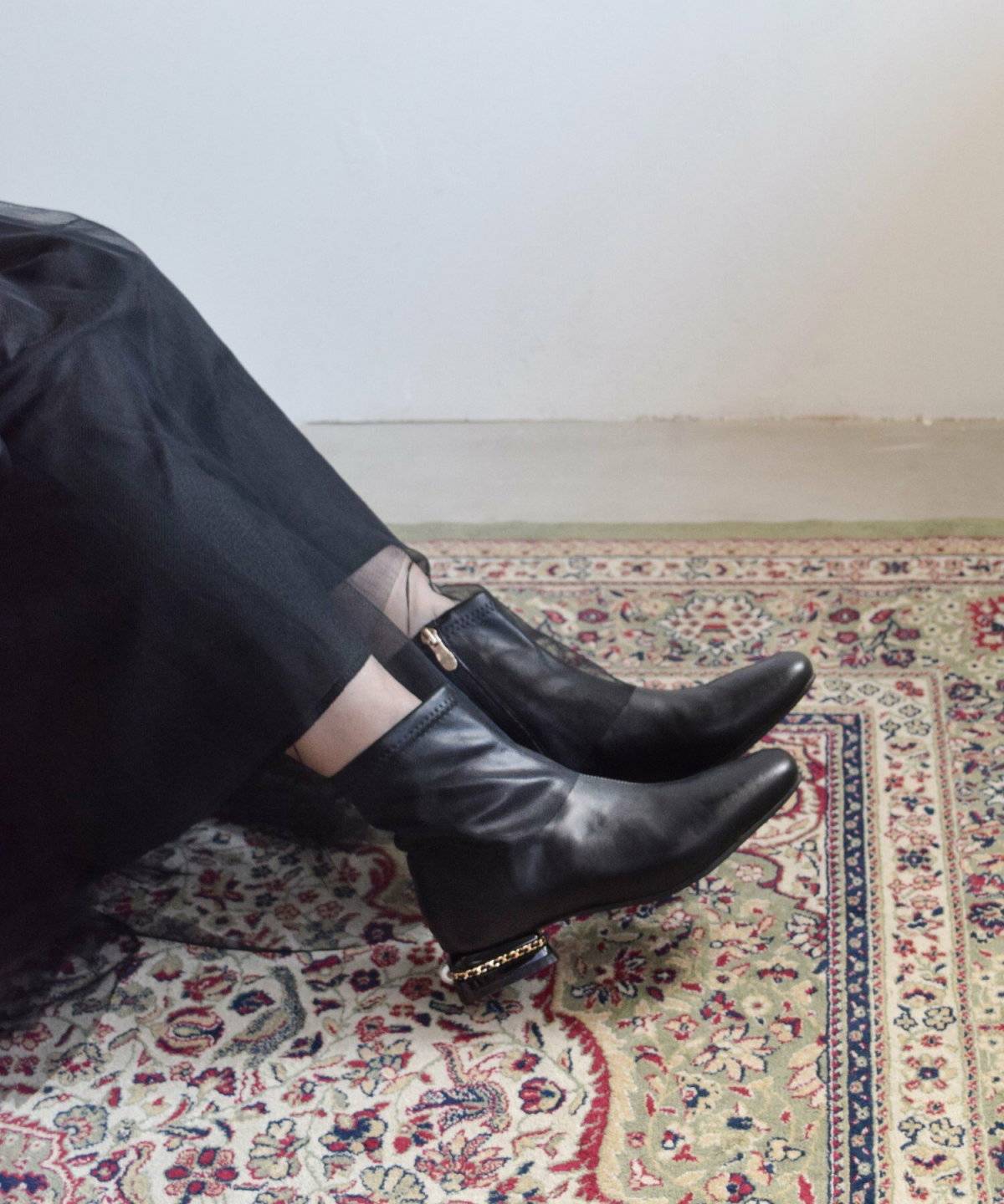 ブーツを履いた女性