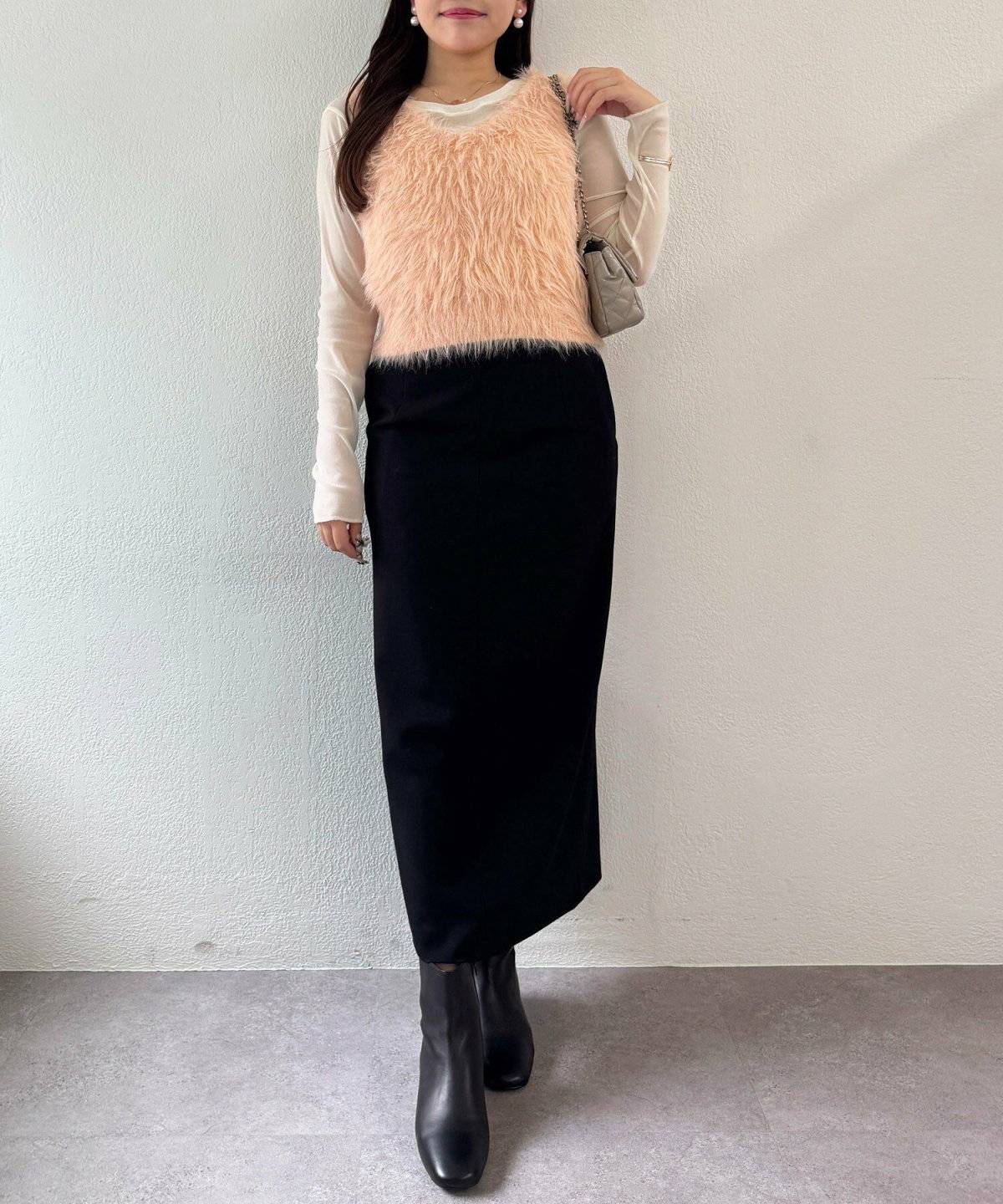 スカートコーデの女性