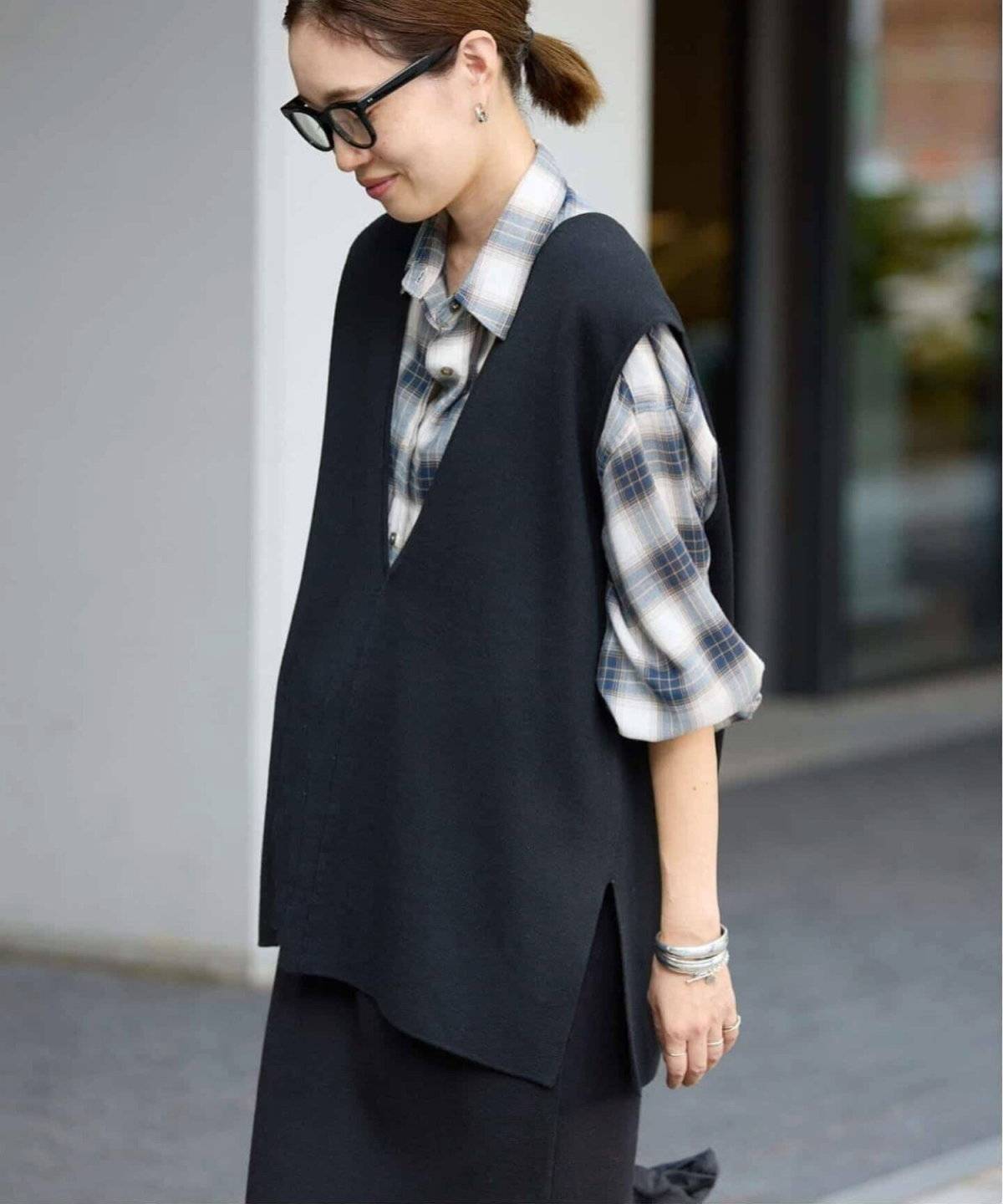 スカートコーデの女性