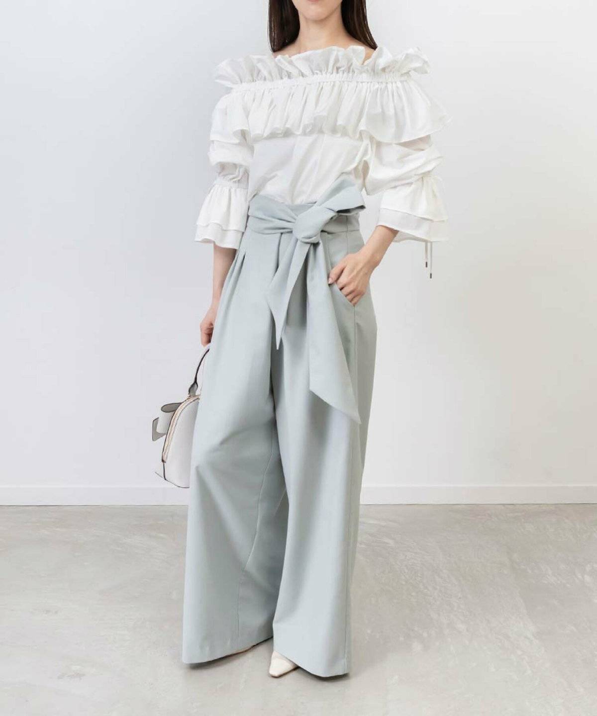 秋コーデの女性