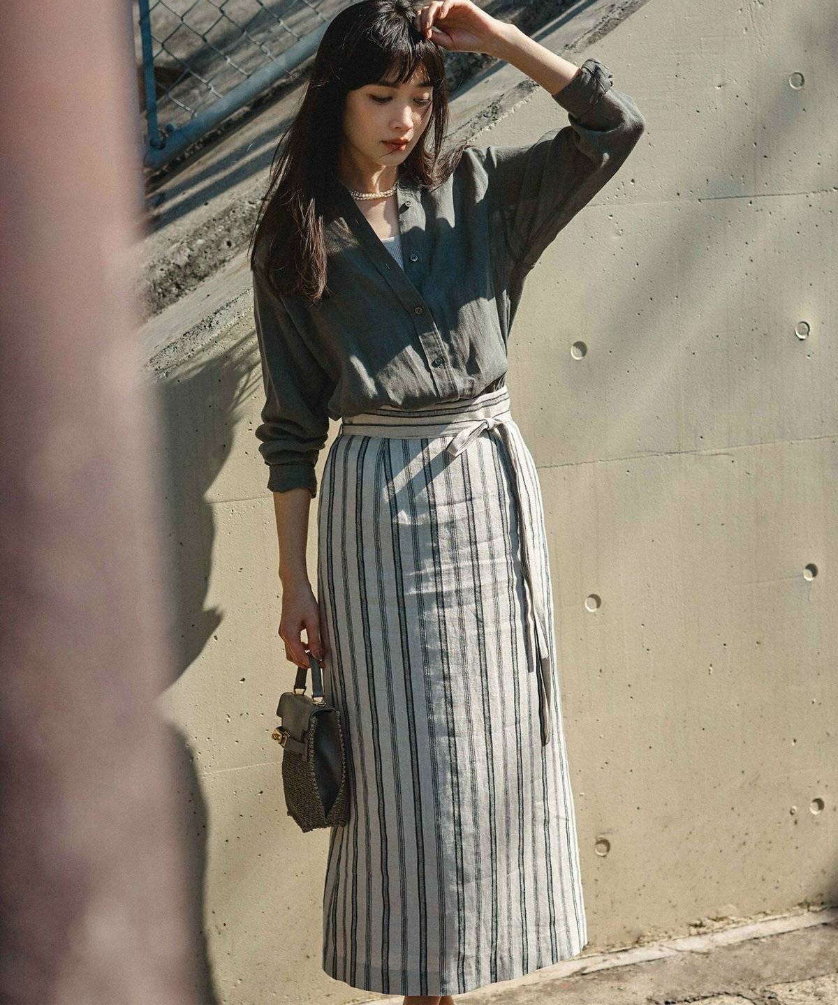 秋コーデの女性