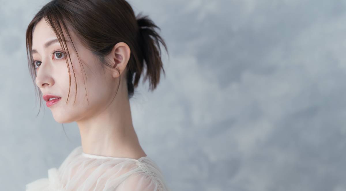 顔タイプクールカジュアルの女性