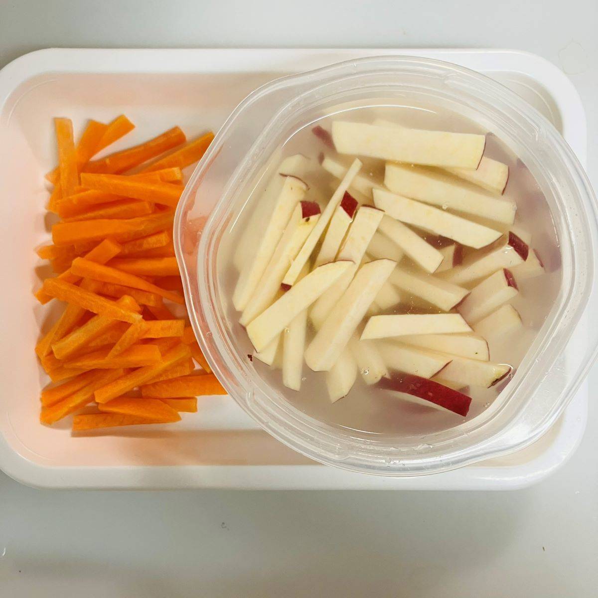 JAグループ公式の「さつまいもと人参の黒ゴマかき揚げ」のレシピ