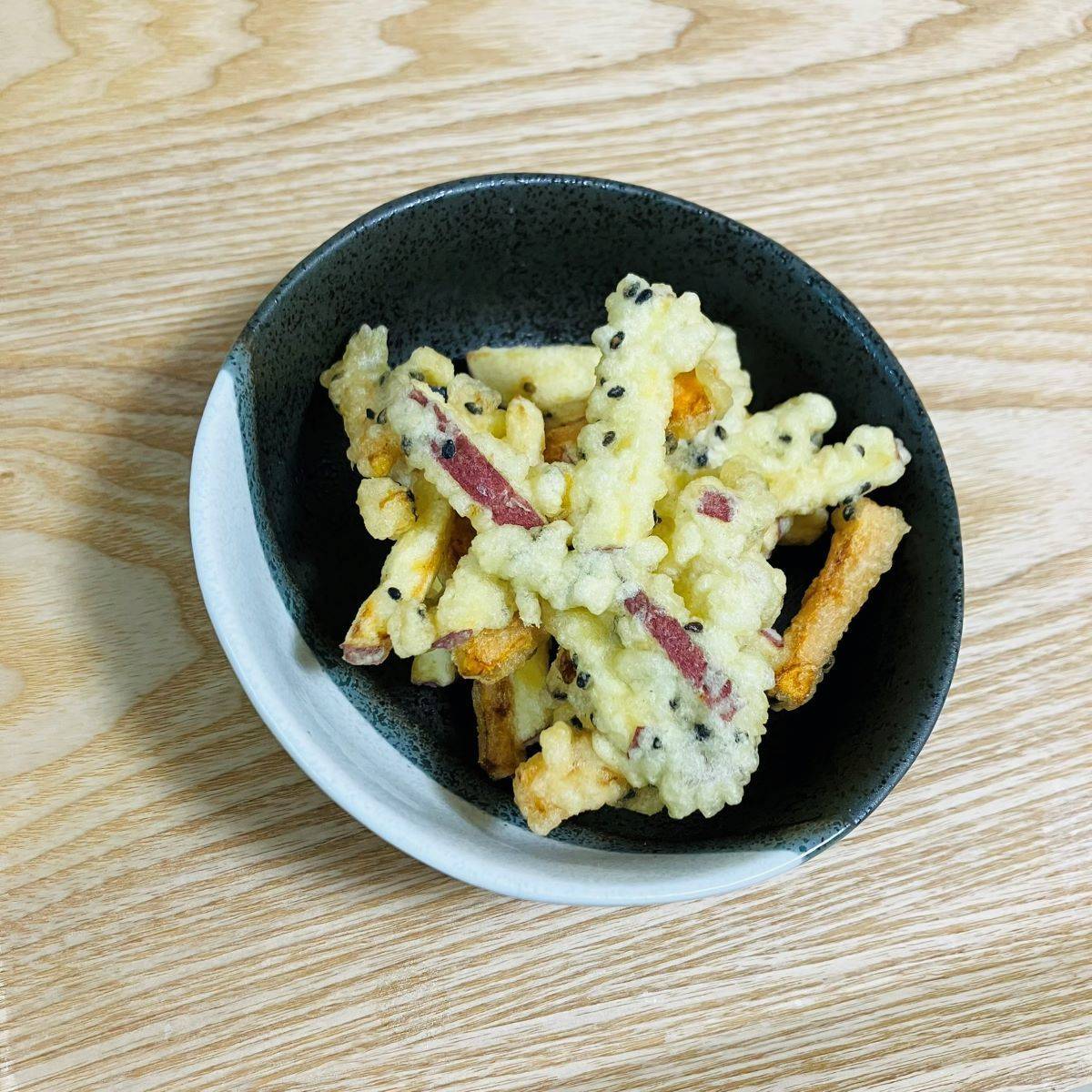 JAグループ公式の「さつまいもと人参の黒ゴマかき揚げ」のレシピ