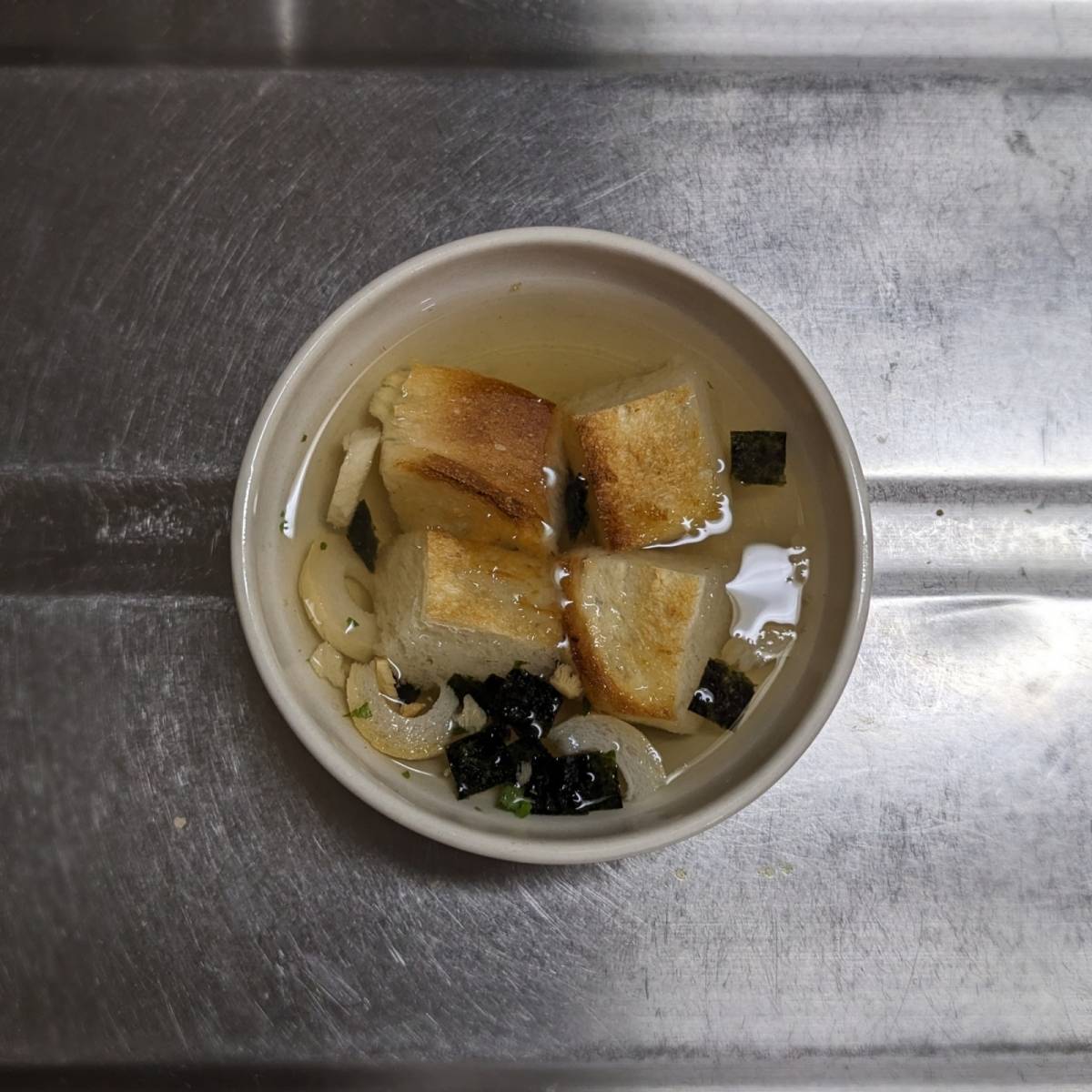 永谷園公式の「食パンのお吸いもの」のレシピ