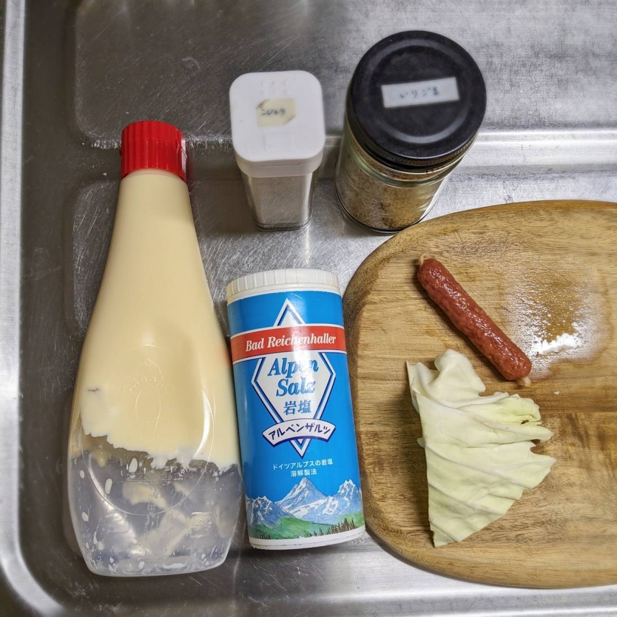 JAグループ公式の「キャベツの芯まで使ったウインナーのマヨ炒め」のレシピ