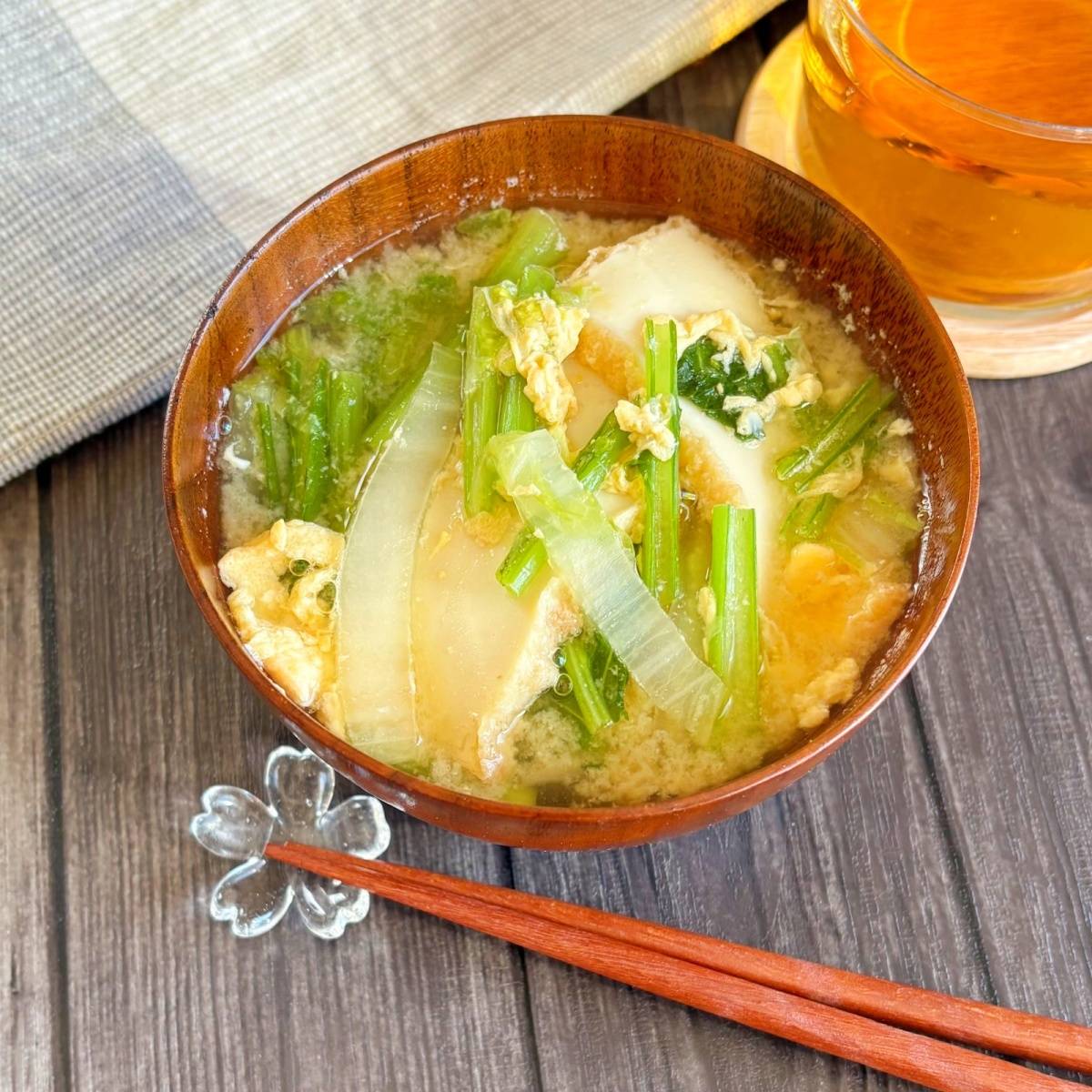 JAグループ公式の「白菜と油揚げ蕪の葉のかき玉味噌汁」のレシピ