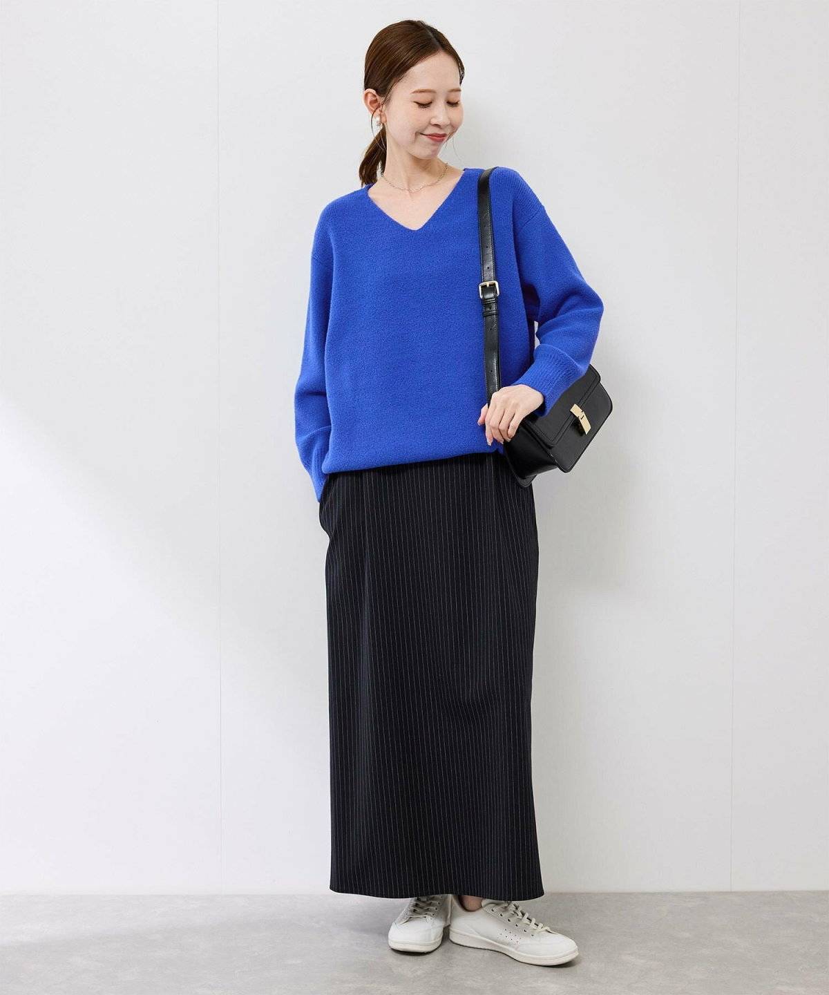 スカートコーデの女性