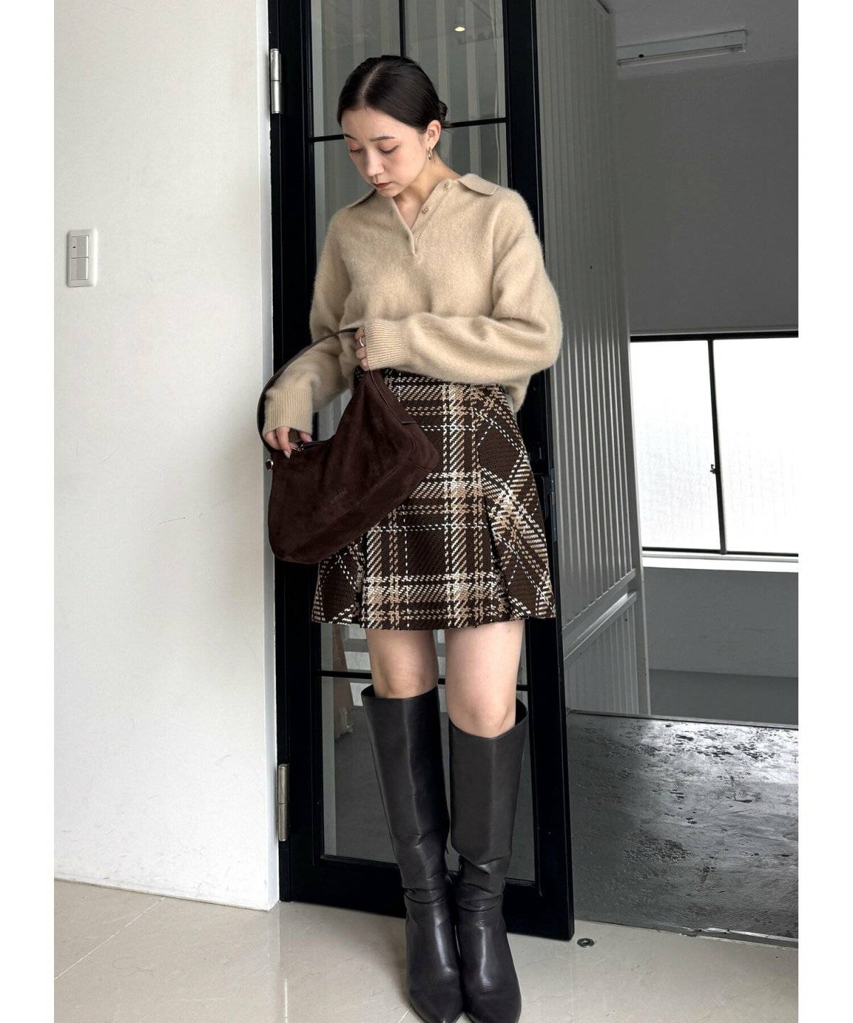 スカートコーデの女性