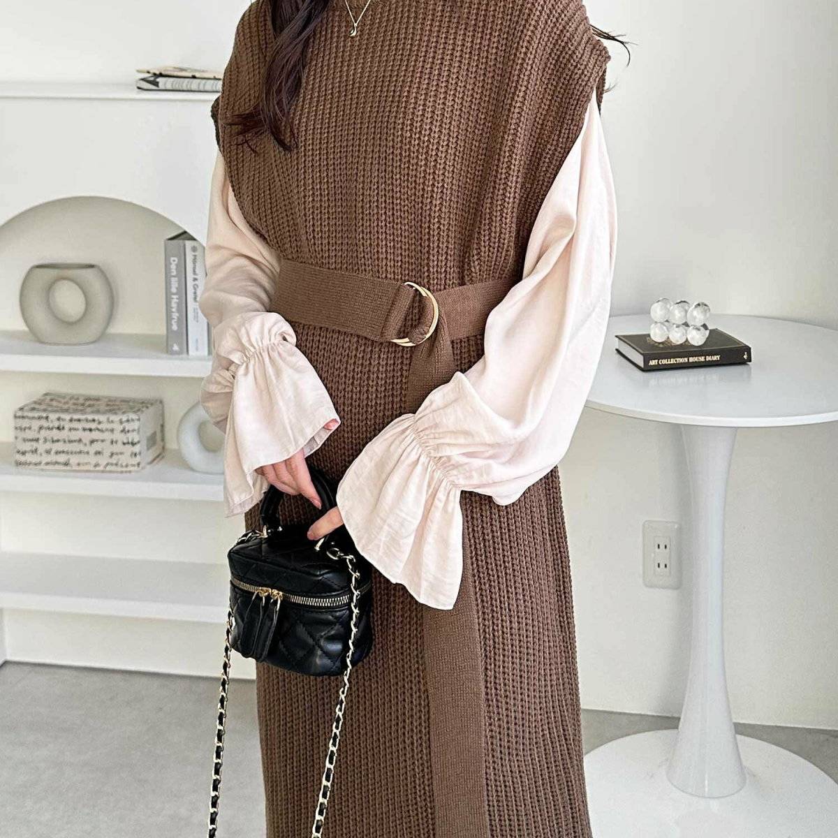 ワンピースコーデの女性