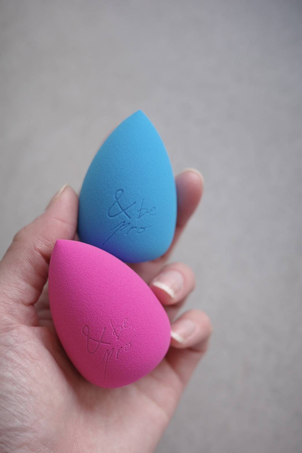 ＆be メイクアップスポンジ