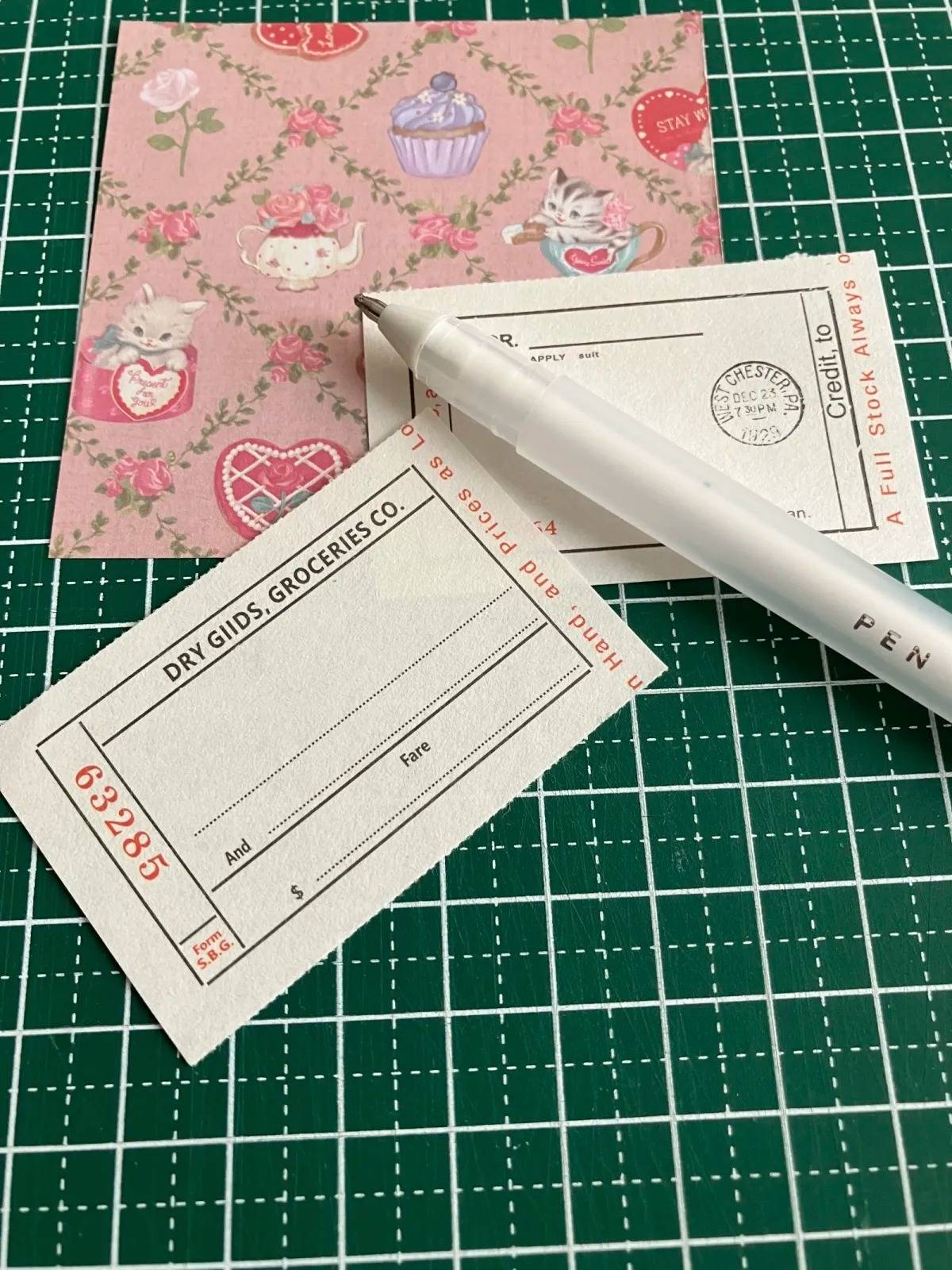 Seria(セリア)：透明になるペン型のり