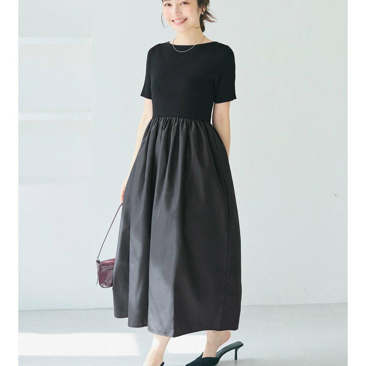 ワンピースを着た女性