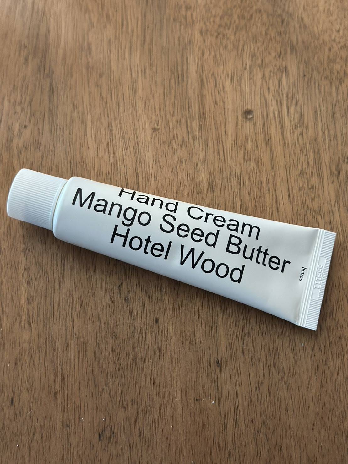 hetras. マンゴーシードバター パフュームハンドクリーム ホテルウッド