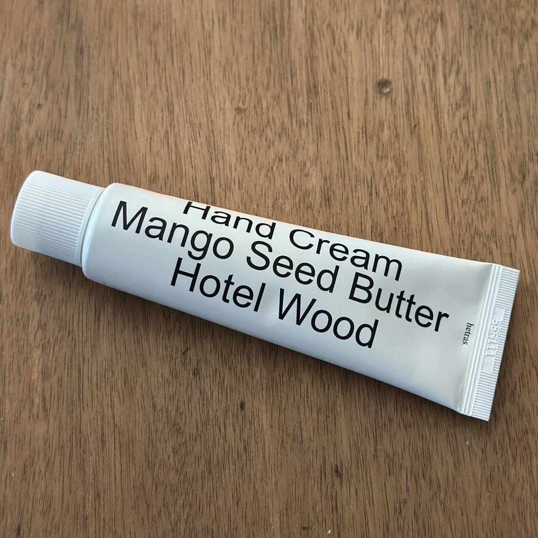 hetras. マンゴーシードバター パフュームハンドクリーム ホテルウッド