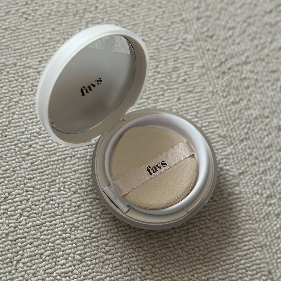 favs「カーミンググロウアップクッションファンデーション」