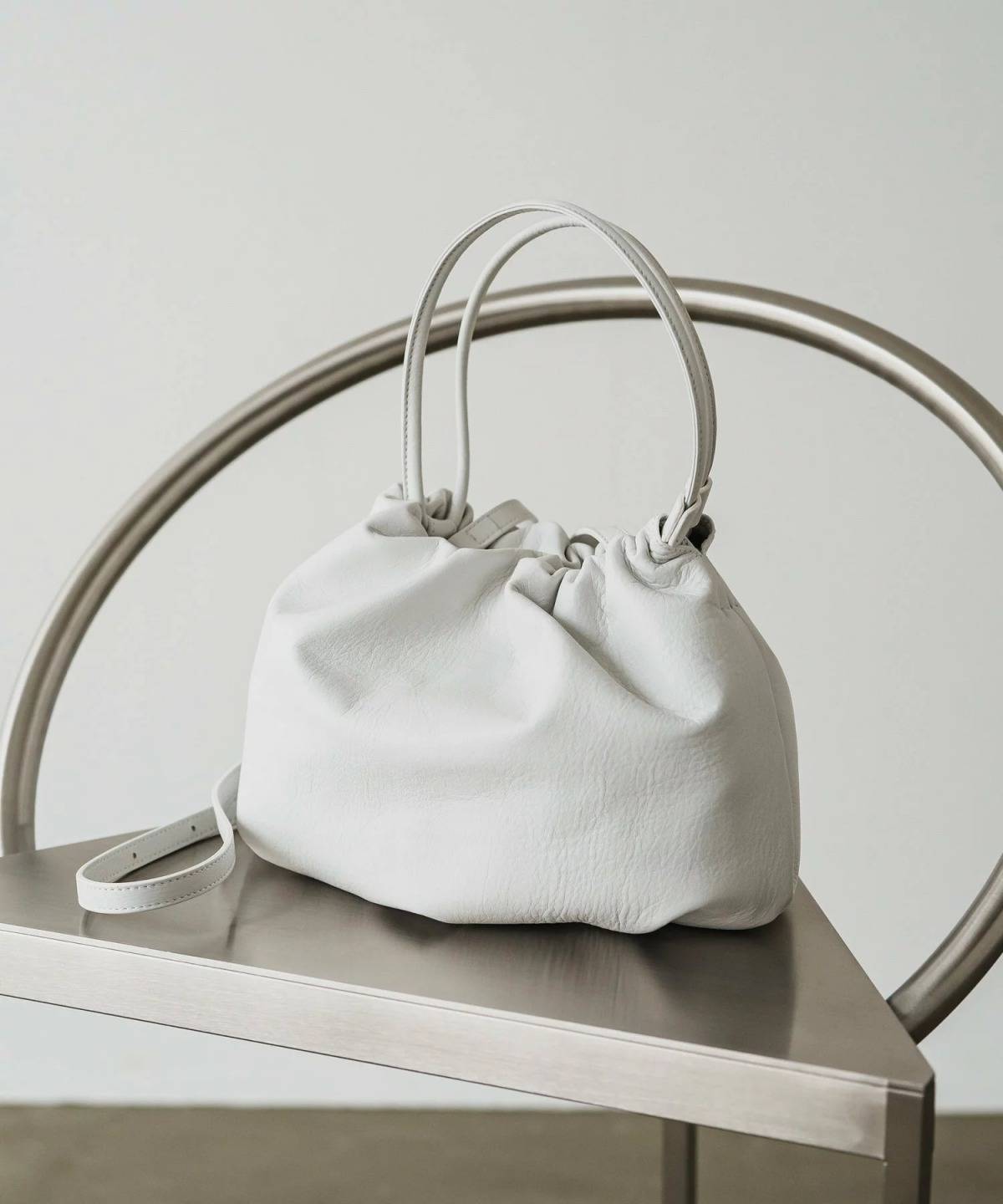 russet レザー巾着4WAYショルダーバッグ