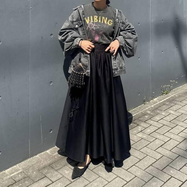 グレーのトップス×アウター