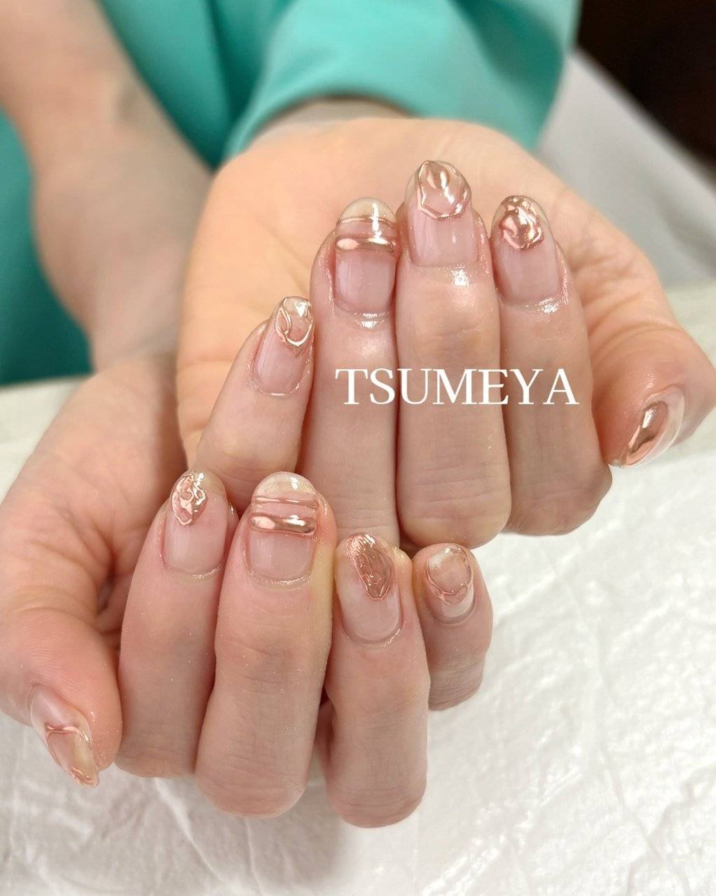 ピンクゴールドネイル