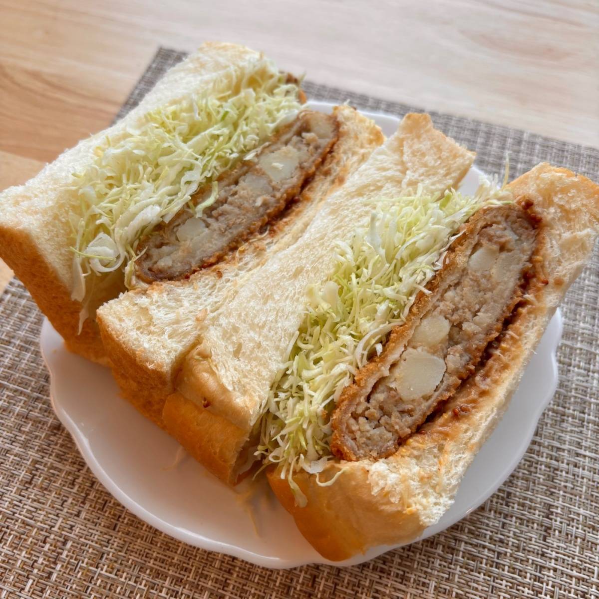 ヤマザキ公式の「ふかふわコロッケサンド」のレシピ