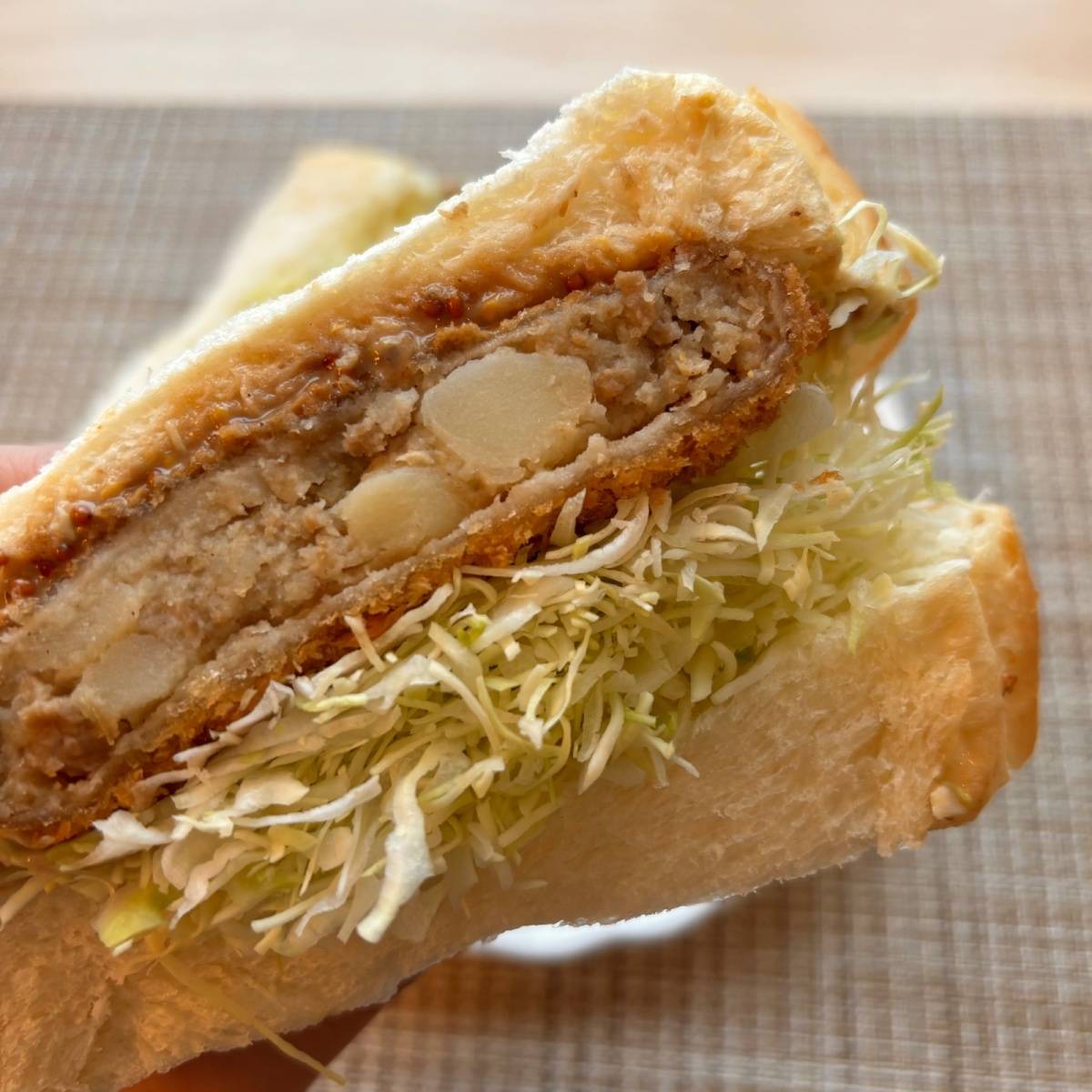 ヤマザキ公式の「ふかふわコロッケサンド」のレシピ