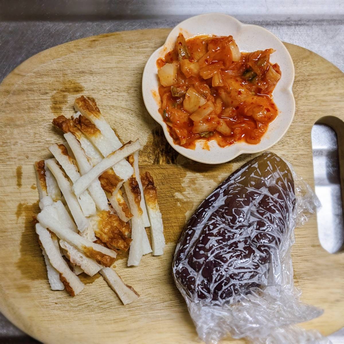 ニッスイ公式の「活ちくわとなすのキムチユッケ風」のレシピ