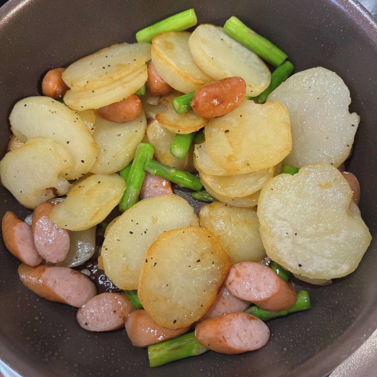 JAグループ公式の「アスパラとじゃがいものバター醤油炒め」のレシピ