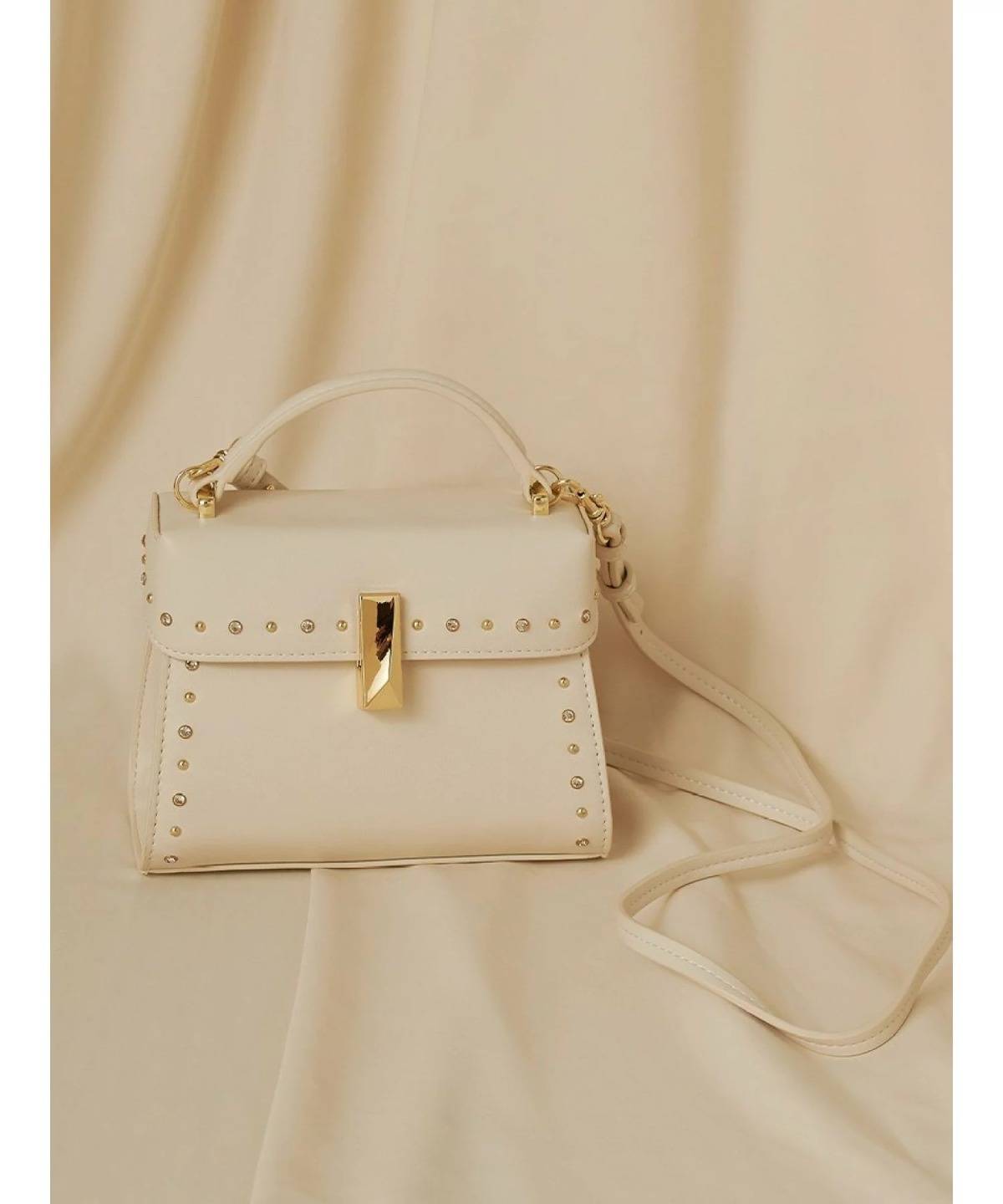 CELFORD ビジュースタッズポシェット