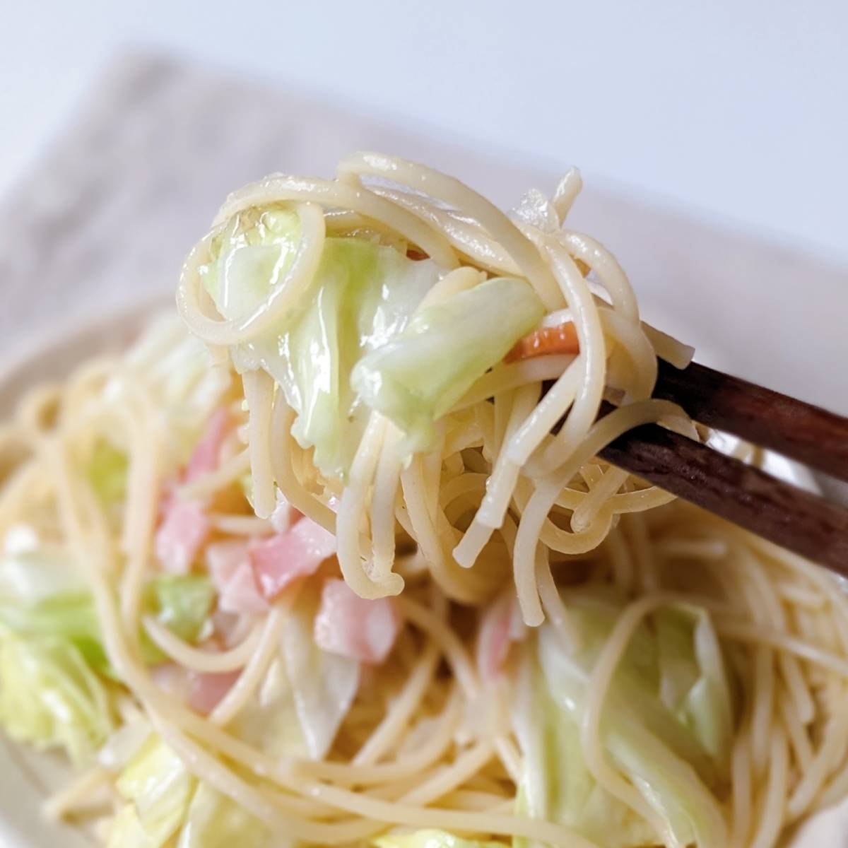 マ・マー公式の「ベーコンとキャベツのスパゲティ」のレシピ