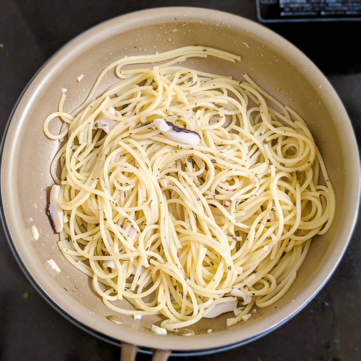 マ・マー公式の「たことバジルのスパゲティ」のレシピ