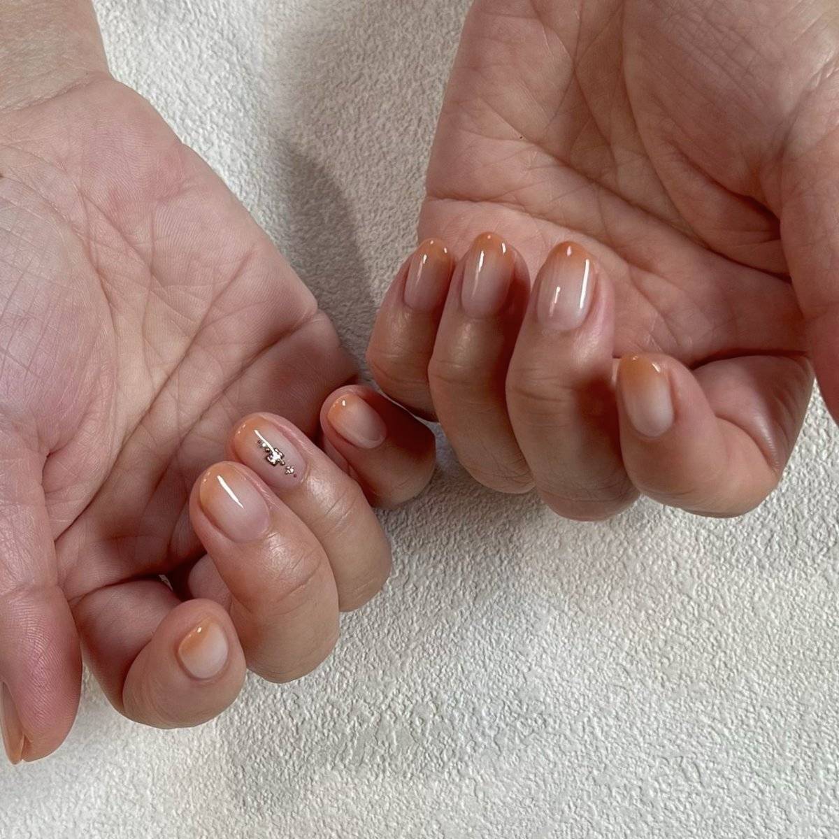 オレンジベージュネイル