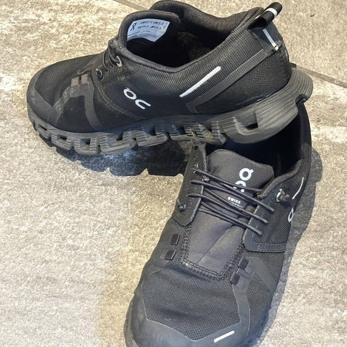 On(オン) Cloud 6 Waterproof ウィメンズ スニーカー