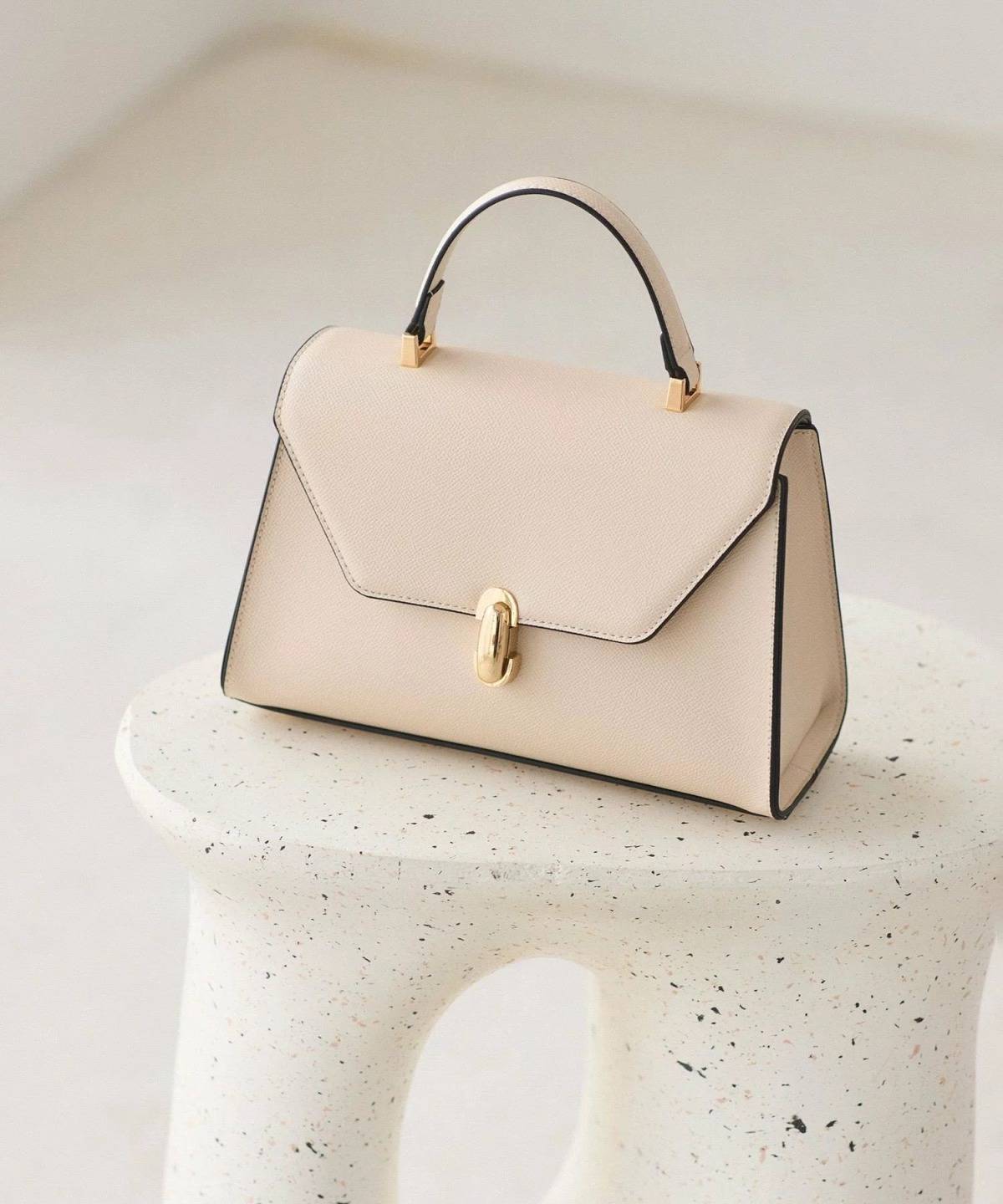 VIS 楕円金具ワンハンドルバッグ