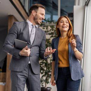 共通点がありました。モテるのに結婚しない40代50代男性の仕草5選