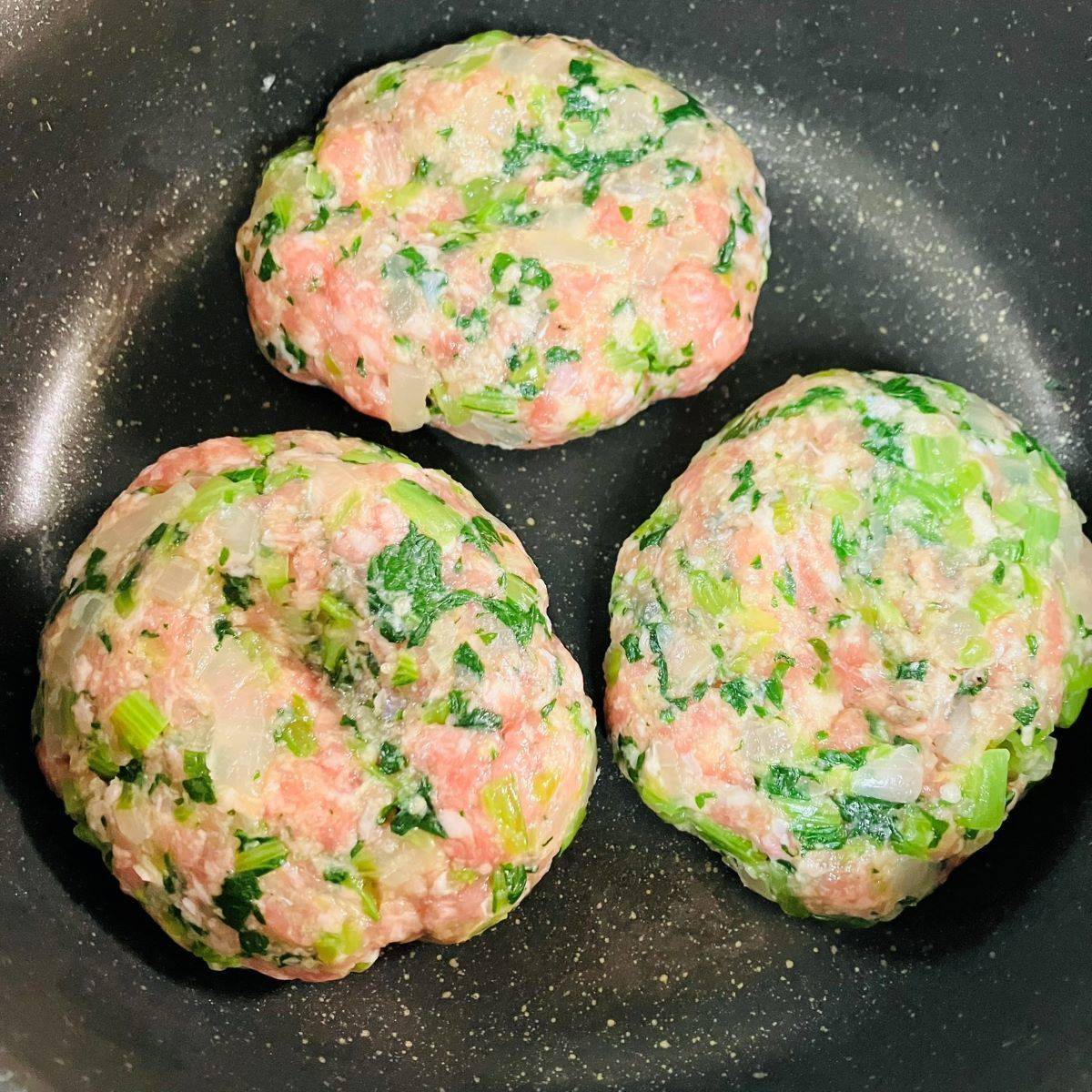 JAグループ公式の「小松菜ハンバーグ」のレシピ