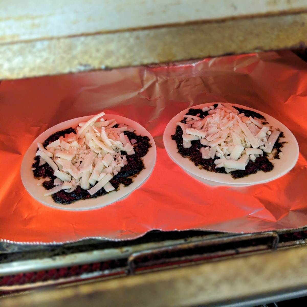 モランボン公式の「餃子皮でいそチーズせんべい」のレシピ