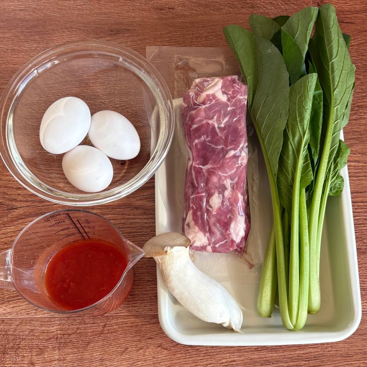 JAグループ公式の「シイタケとコマツナのトマトソース炒め」のレシピ